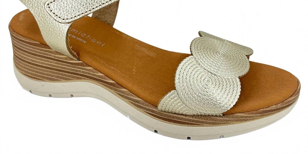 NEW ERIC MICHAEL women's honey sandals in gold